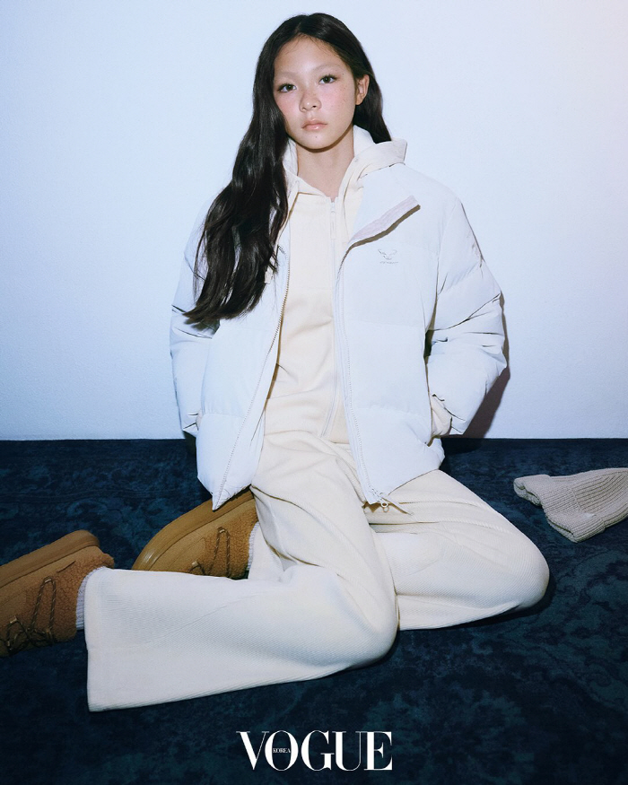 Chusarang without glasses, did it when she was 14 years oldShowing off the model pose, decorating the photoshoot