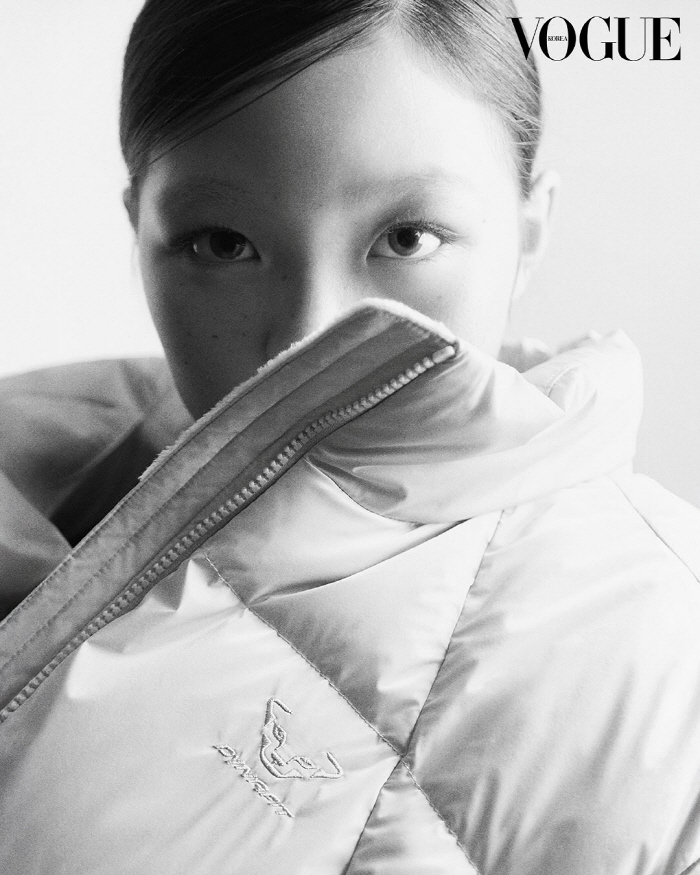 Chusarang without glasses, did it when she was 14 years oldShowing off the model pose, decorating the photoshoot