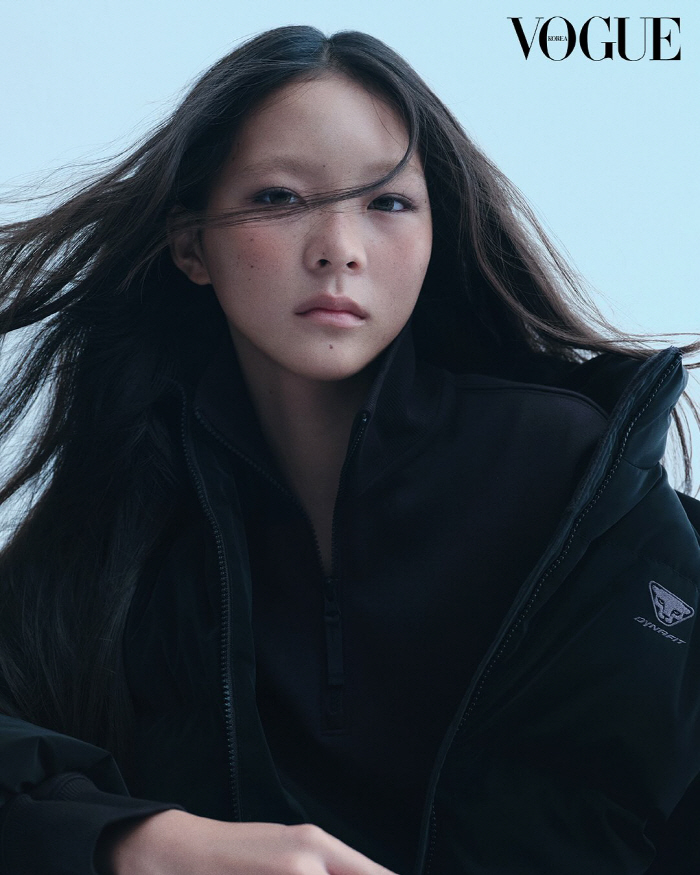 Chusarang without glasses, did it when she was 14 years oldShowing off the model pose, decorating the photoshoot