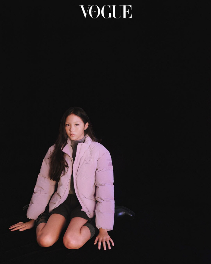 Chusarang without glasses, did it when she was 14 years oldShowing off the model pose, decorating the photoshoot