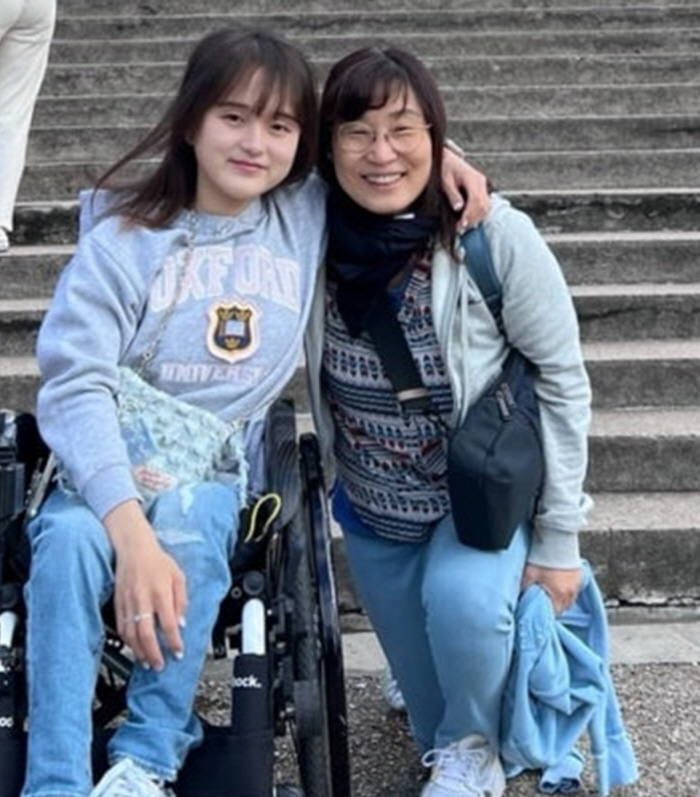 Do you know the wheelchair movement of the school that goes to take the college entrance exam? Unui, Everyone's School X Everyone's 1st Floor Momo Exploration University Teacher X Student Recruitment