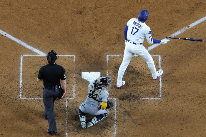 If Ohtani hits it, there were four in the top 10 moonshot, and 5050 home run balls were 6.4 billion, but how much is the 143m out-of-the-box gun?