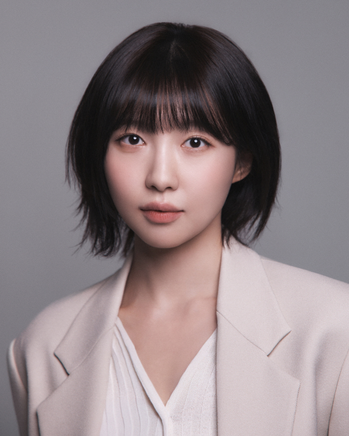 Good Girl Buscemi Ju Hyun Young Village Hall Ballet? I meant Young Sook for the 16th solo album