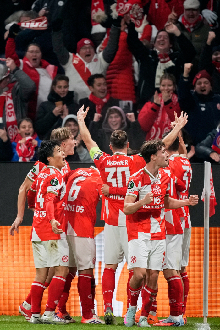 Dreaming veteran Lee Jae-sung makes his European club competition debut goal at 33 → Heather Theater goal in 95 minutes...Thank you. Thank you again