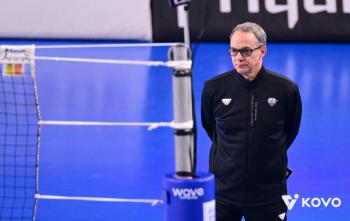 It's not acceptable that you can't even touch it → Shiny Kang serve bam! Bam! Bam! Bam! Our card is hardened