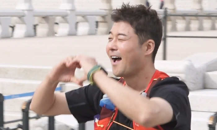 Jun Hyun-moo and Jun-moo's Fun Run after transforming into a runner. Let's run together
