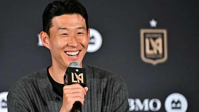 LAFC's Wallcle Management Operation, which exceeds the MLS maximum transfer fee annual salary of 16 billion won, is matched by Son Heung-min, Son Heung-min, Son, and Son