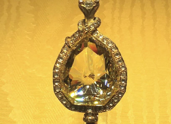 The legendary 137 Carat Diamond Appears After 100 Years...Austria's push to return