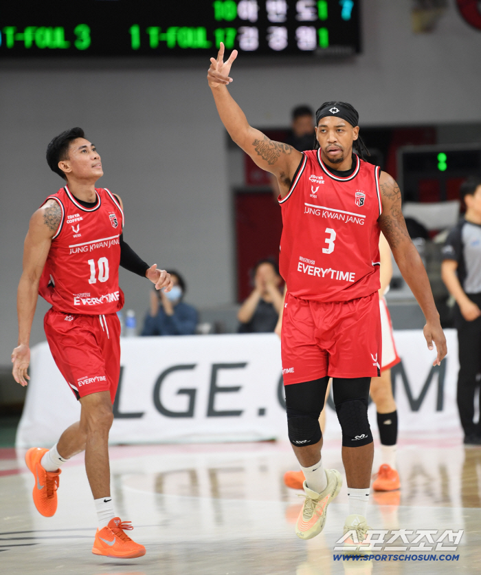  Abando Washington Station