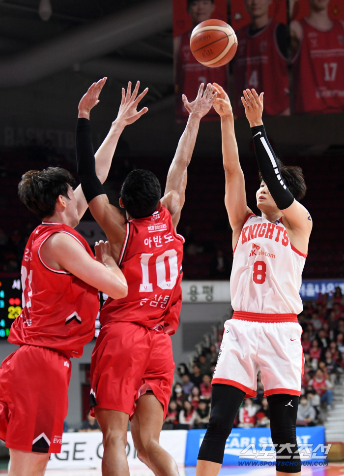  Ahn Youngjun and Jung Jojun