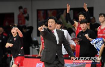  Director Jeong Kwan-jang Yoo Do-hoon strongly appeals