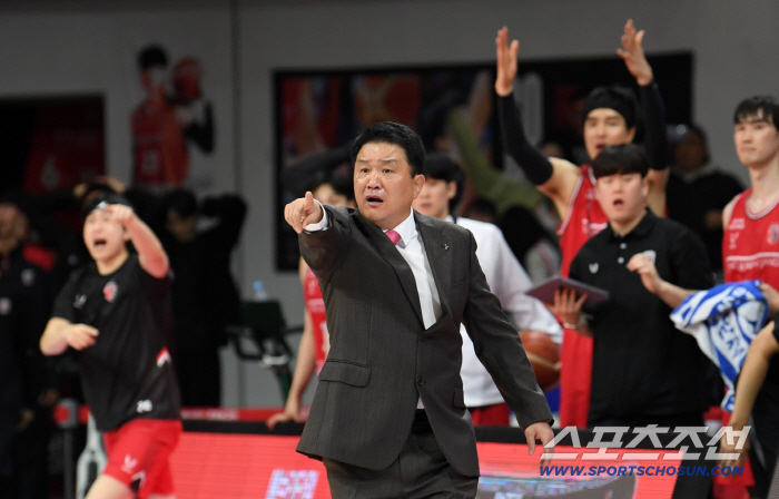  Director Jeong Kwan-jang Yoo Do-hoon strongly appeals