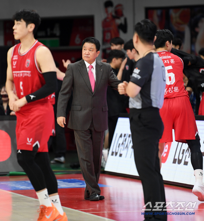  Director Yudo Hoon protects the top spot