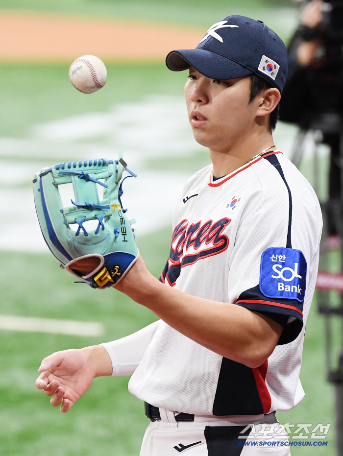  Kim Young-woong starts competition for the third baseman of the national team
