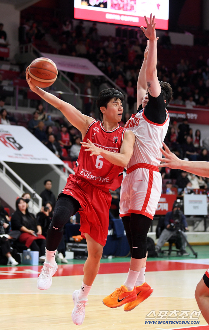  Park Jihoon's sensual play