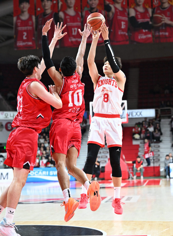 SK, who is a successful contender, won 6866 in the lead in the articles of association, and won the battle again…Jeong Kwan-jang's first consecutive defeat of the season, SK, and second consecutive win of the season