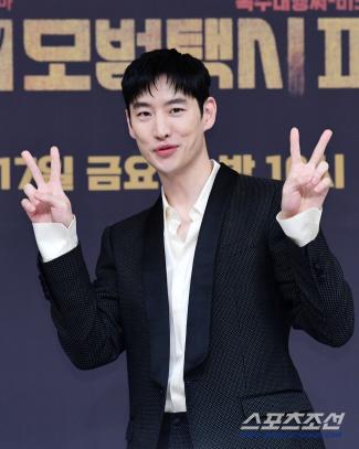 Lee Je-hoon Returns With Upgraded Action in ‘Taxi Driver 3'
