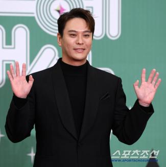 41-year-old single Kim Yong-joon revealed his ideal type. That's the humor code, and Tetoyeo (Cultwo Show) who catches cockroaches