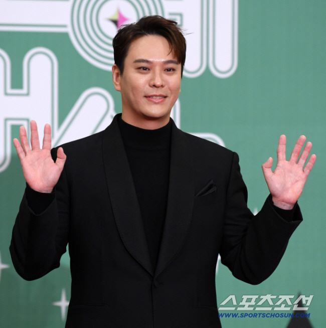 41-year-old single Kim Yong-joon revealed his ideal type. That's the humor code, and Tetoyeo (Cultwo Show) who catches cockroaches