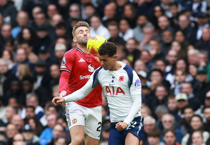 Tottenham and Manchester United drew 2-2 in extra time as they exchanged goals