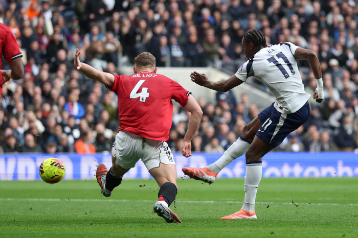 Tottenham and Manchester United drew 2-2 in extra time as they exchanged goals