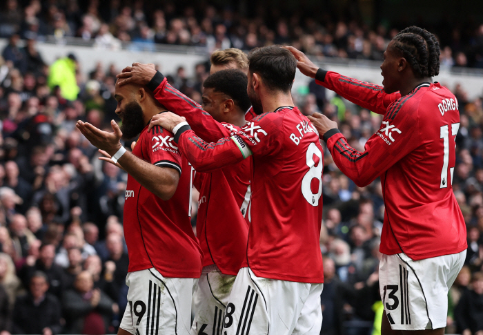  Tottenham's first goal in Mbomo's struggle ended in the first half of 01 against Manchester United