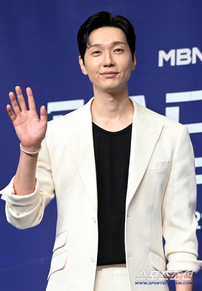 Ji Hyun-woo Returns to the Musical Stage After 11 Years