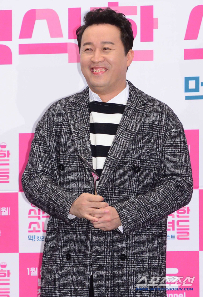 'Hangout With Yoo' Members Analyze Jung Junha’s Charms and Flaws To Attract Fans