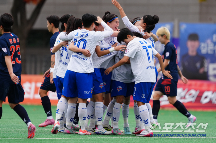 Kkot Wi-jae, who blossomed late, scored one goal and two AS Hwacheon KSPO, was close to winning the 32nd victory over Seoul City Hall