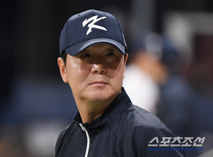 The on-base king who hits home runs twice. Is it the strongest birth in history. Ryu Ji Hyunho's first match point is...