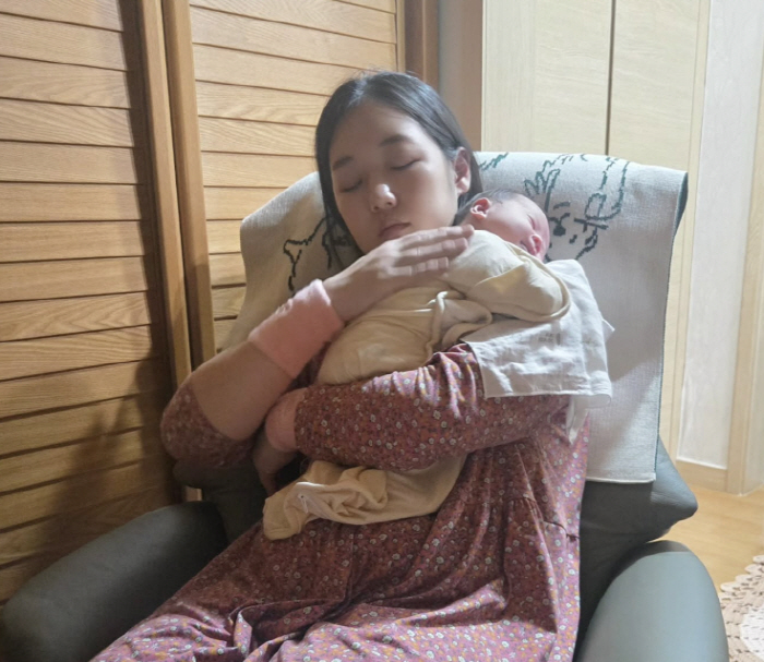 Park Bo-mi, who collapsed after losing her 15-month-old son, thank you for congratulating her on her second birth