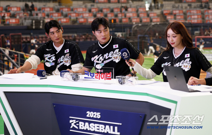 Lee Junghoo and Kim Ha Sung, KBASEBALL SERIES