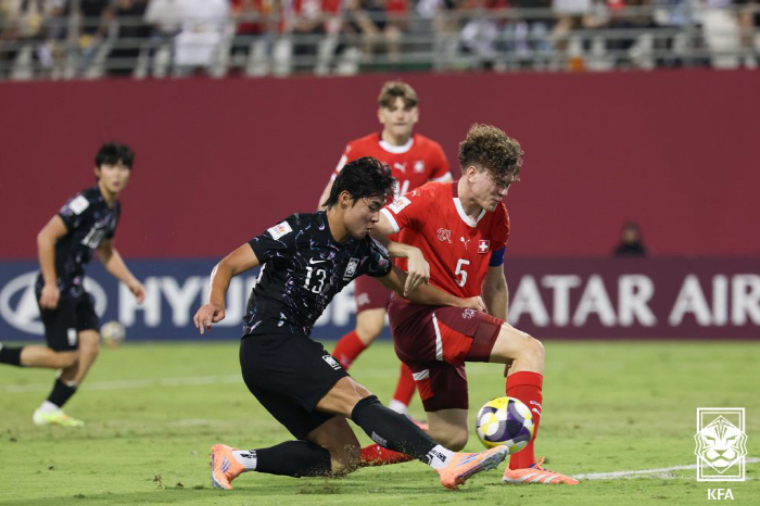 Round of 32 is virtually confirmed! Baek Ki-tae, 00 draw against Switzerland at U17 World Cup, 1 win, 1 draw → Secured 3rd place in Group