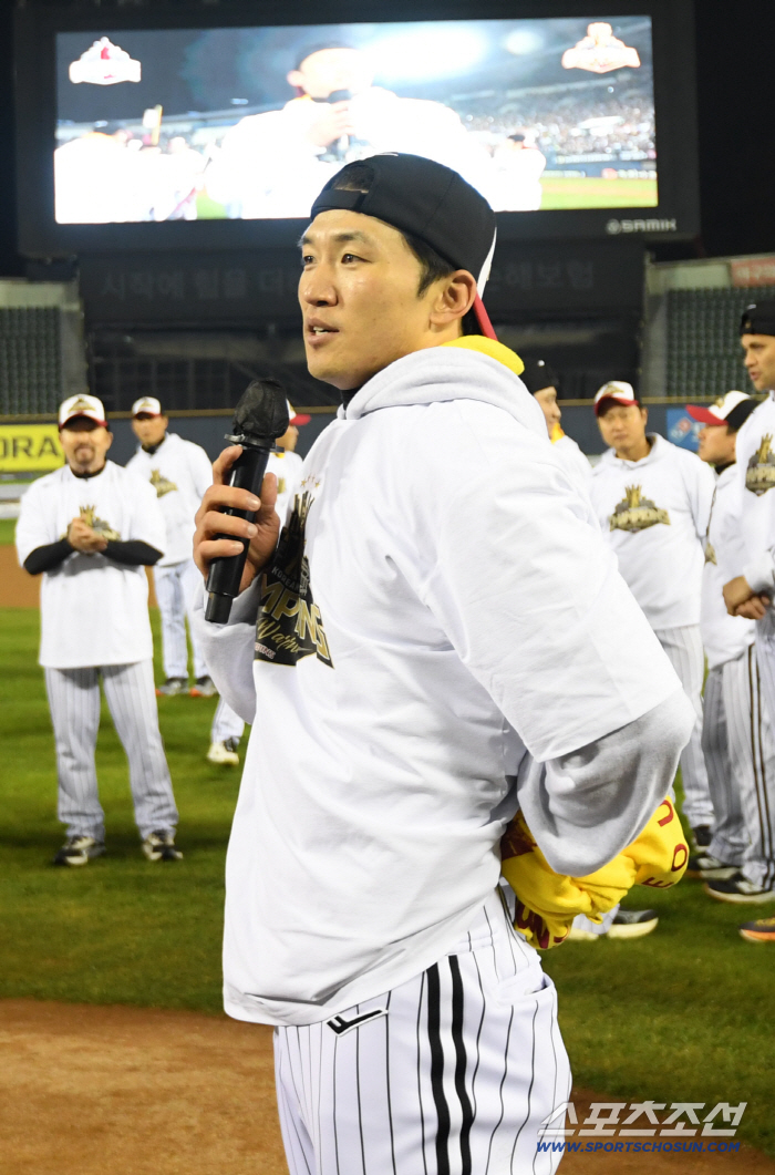 Since Kim Jae-hwan is an undeclared player, 21 FA-approved players have been announced. Three outside FA can be recruited