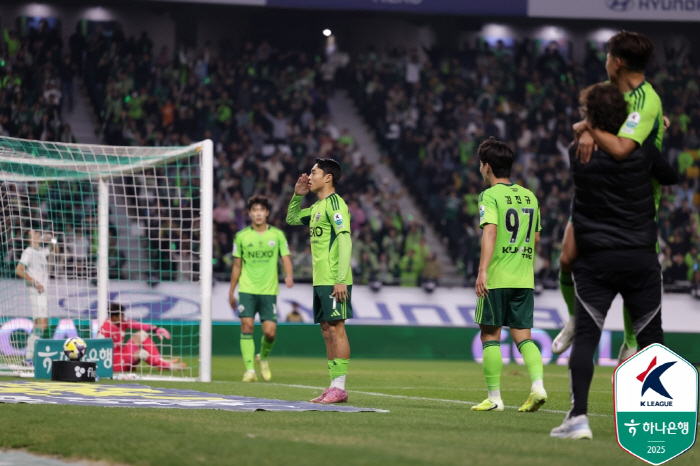 Song Min-gyu's first goal click→ Lee Dong-joon's new goal from the military and Lee Seung-woo's flag ceremony! Jeonbuk Wins 31 Trophy Festival vs. Daejeon 