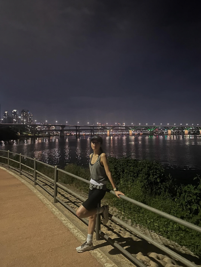 Eunjin Ahn, you're determined. The secret to your body is the first 10km of running