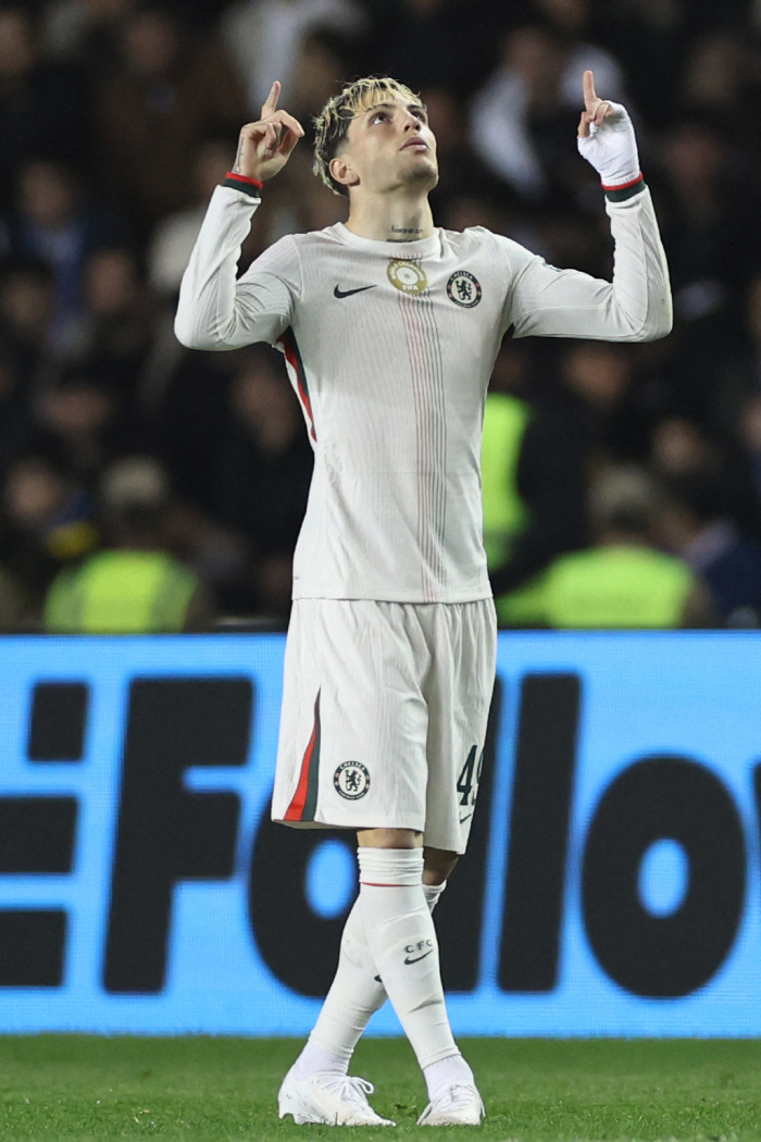 Former bomb squad member's answer to Manchester United selling Garnacho well, first multi help in career...Hwang Heechan rang