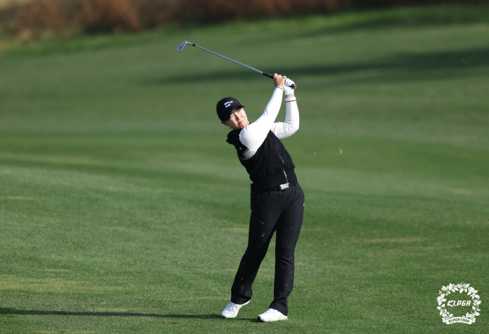 It was cold and hard... The sound of giving strength to do it until the end, LPGA wins → KLPGA final match, and the happy season of the charge leader