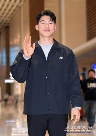 Kim Hye-sung's 'World Series Win Rookie' Return to Gold...JTBC's 'News Room' Appears