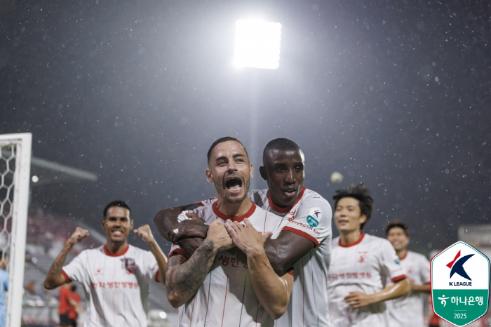  Bucheon, Vasanimontañogalego, and three-top Kimpo leads Lewis