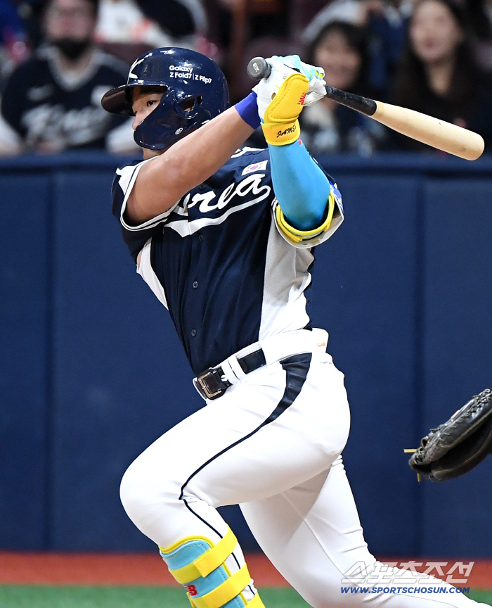  Ahn Hyunmin is making a hit