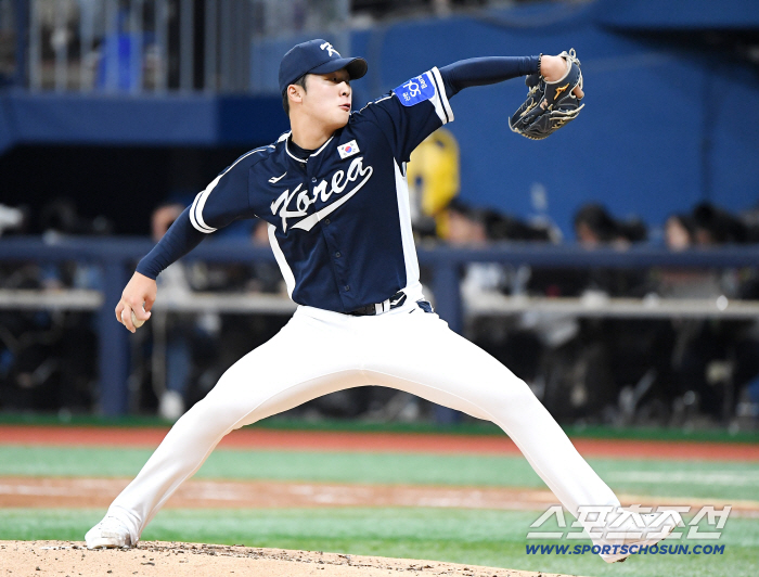  Lee Min-seok took over the mound in the 3rd inning