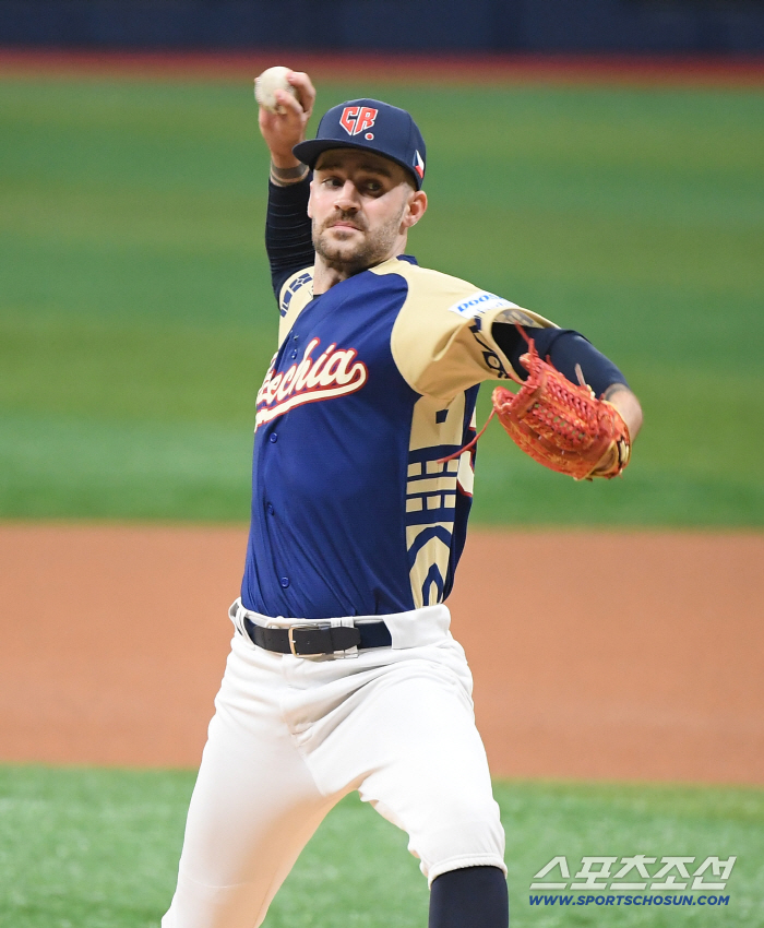 Ondra as Czech starting pitcher