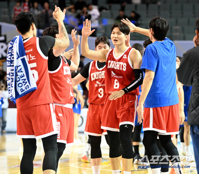  S THE B wins, Seoul SK shares joy