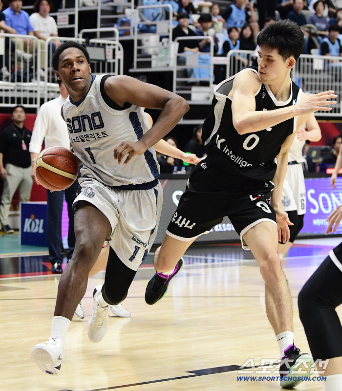  Sono Night tries to break through the basket