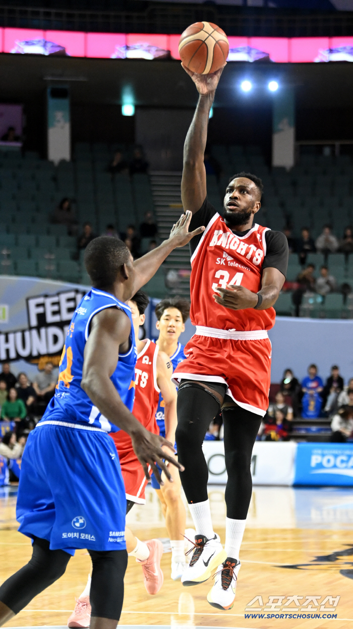  Wony, lightly with one hand