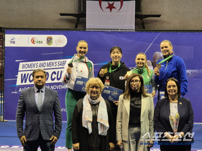 Sabre the Empress  Your Highness! Algeria wins its first 女 Sabres World Cup of the season