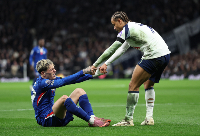Shocking criticism! No. 7 Tottenham, incompetence itself...Show off your potential only against the weak team → When it comes to Manchester United, it's going crazy