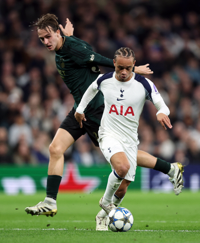 Shocking criticism! No. 7 Tottenham, incompetence itself...Show off your potential only against the weak team → When it comes to Manchester United, it's going crazy