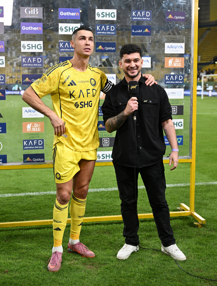 Son Heung-min, if you follow me, follow me. I can't improve Ronaldo's skills. 181 goals only with my left foot and ranked fifth in the 21st century